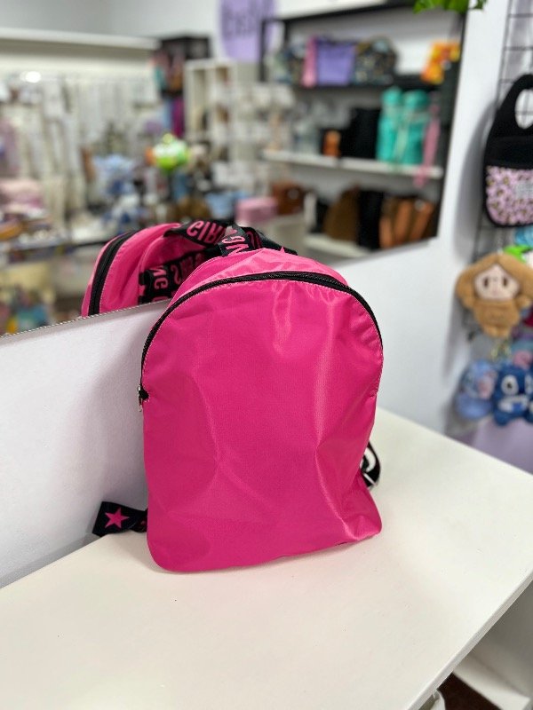 Producto - Mochila chica impermeable rosa