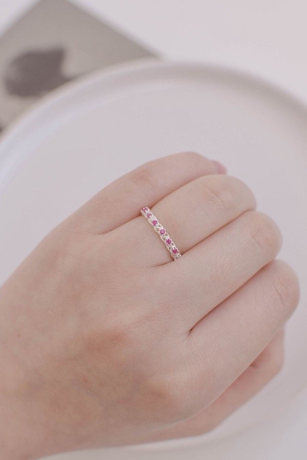Producto - Anillo estilo trenzado con strass de color plata