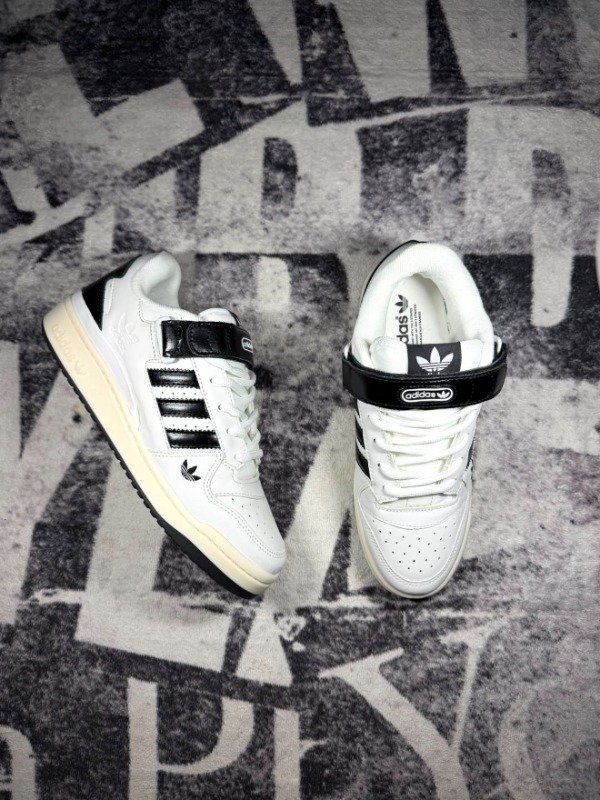 Producto - Forum pro "white and black" - 0