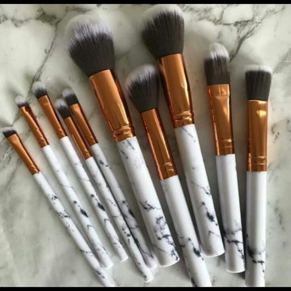 Producto - Brocha kabuki marmolada