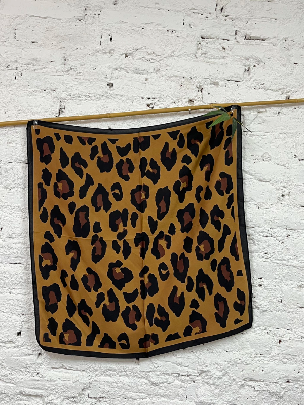 Producto - Pañuelo animal Print Poliéster