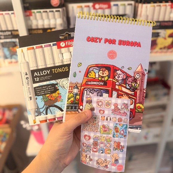 Producto - Kit libro para pintar Cozy por Europa + Marcadores