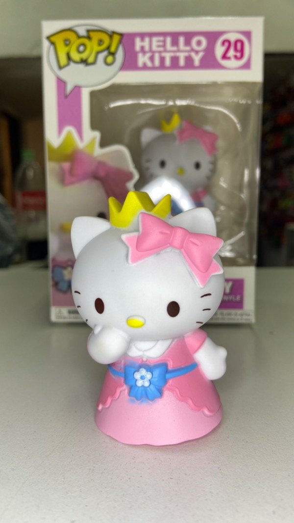 Producto - Funko Pop SANRIO Hello Kitty (corona)