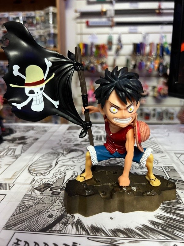 Producto - One piece Luffy con bandera pirata