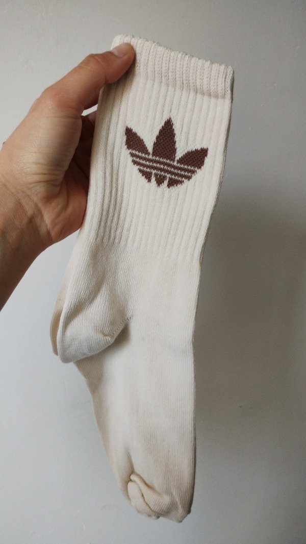Producto - Adidas,color crema