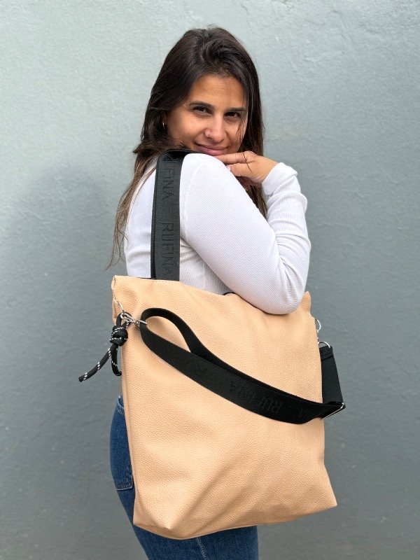 Producto - Cartera Romi cuero texturado color crema - 1