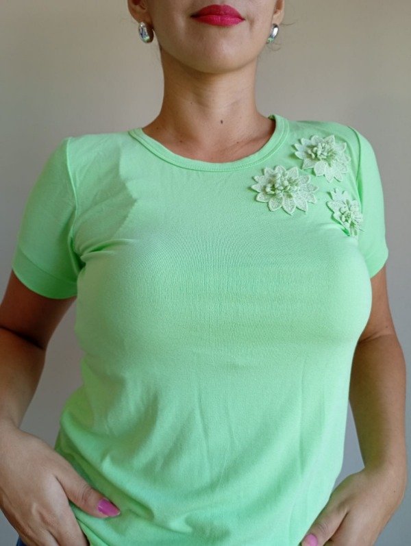 Remera verde manzana