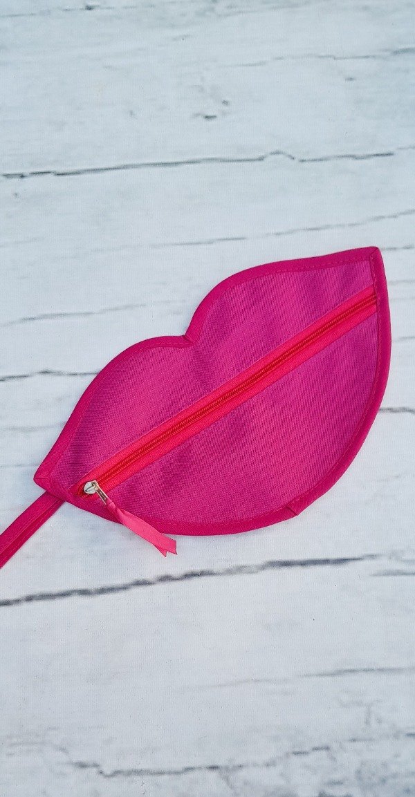 Producto - Estuche beso fucsia
