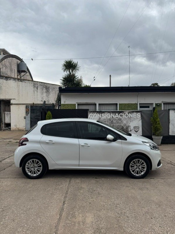 Producto - Peugeot 208 1.6 Allure 2018 - 2