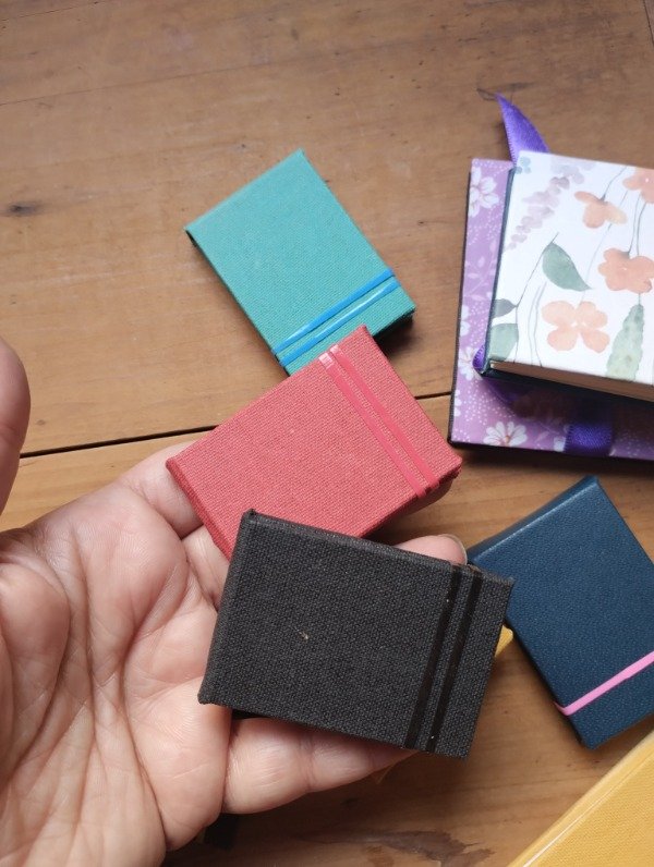 Producto - Mini Sketchbook papel negro 120gr - 1
