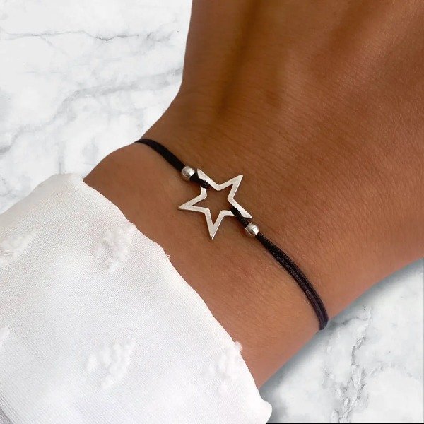 Producto - Pulsera hilo negro regulable - Estrella AQ 100001