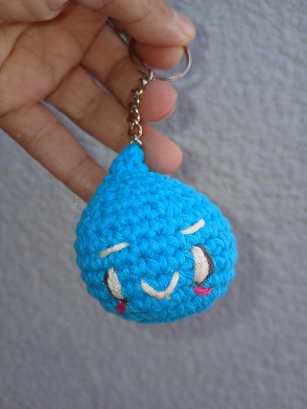 Producto - Gota de Agua Kawaii Tejido a Crochet - Llavero / Colgante