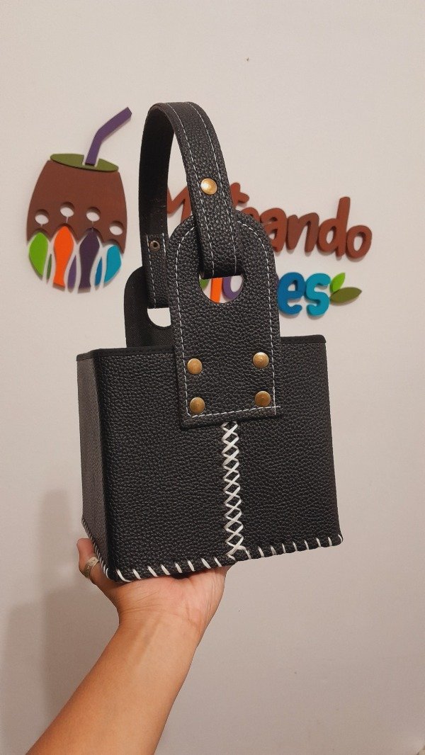 Producto - Canasta matera negra con división