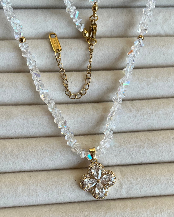 Producto - Cadena flor con piedritas de acero dorado 40-45cm