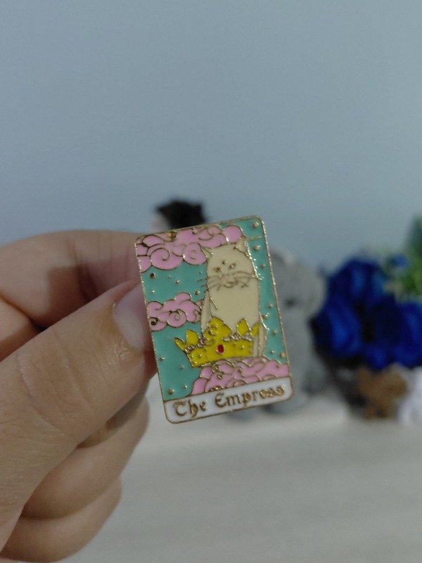Producto - Pin metalizado - The empress #1939