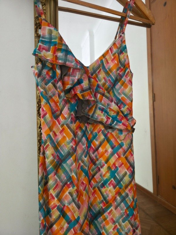 Vestido trazos de colores y volados — imagen 7