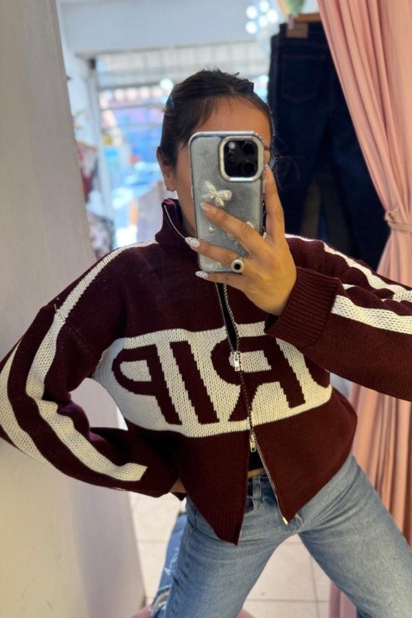 Producto - Sweater STUDIO // 46.900 TRANSF