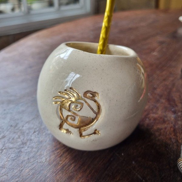 Producto - Mate con detalle en oro