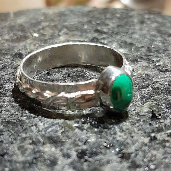 Producto - Anillo de plata 925 con Malaquita oval chica
