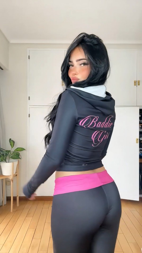 Producto - Campera baddie girl  con descuento