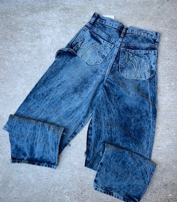 Producto - Baggy customizado nevado