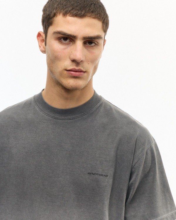 Producto - Remera Boxy Fade Negrido Ay Not Dead - 0