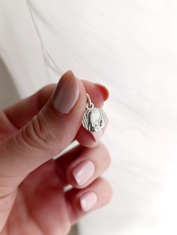 Producto - Dije virgen niña de plata - 1
