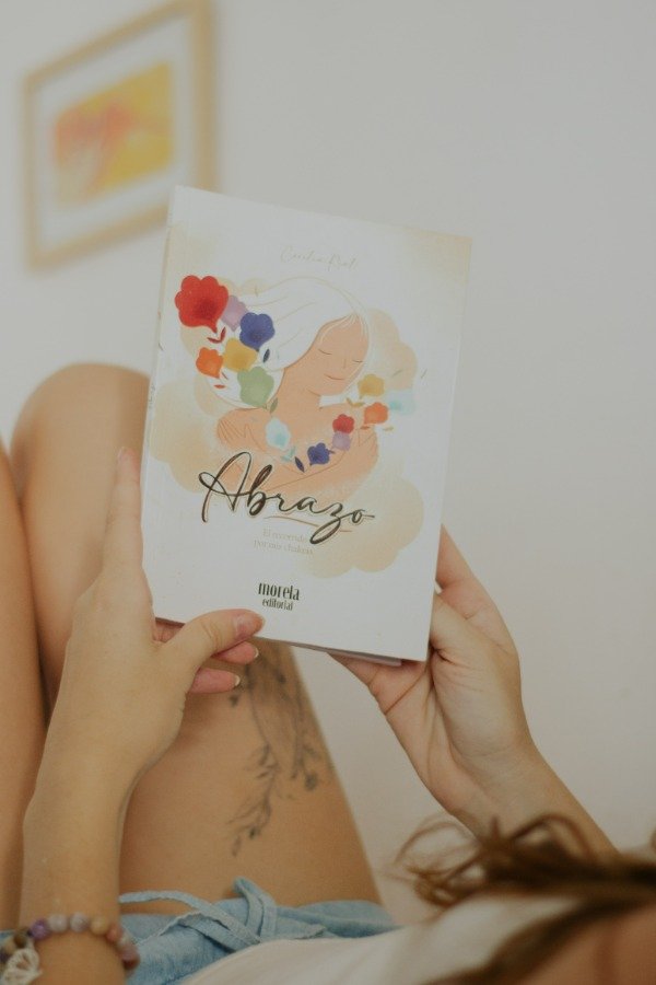 Producto - Libro: "Abrazo, el recorrido por mis chakras" - 3