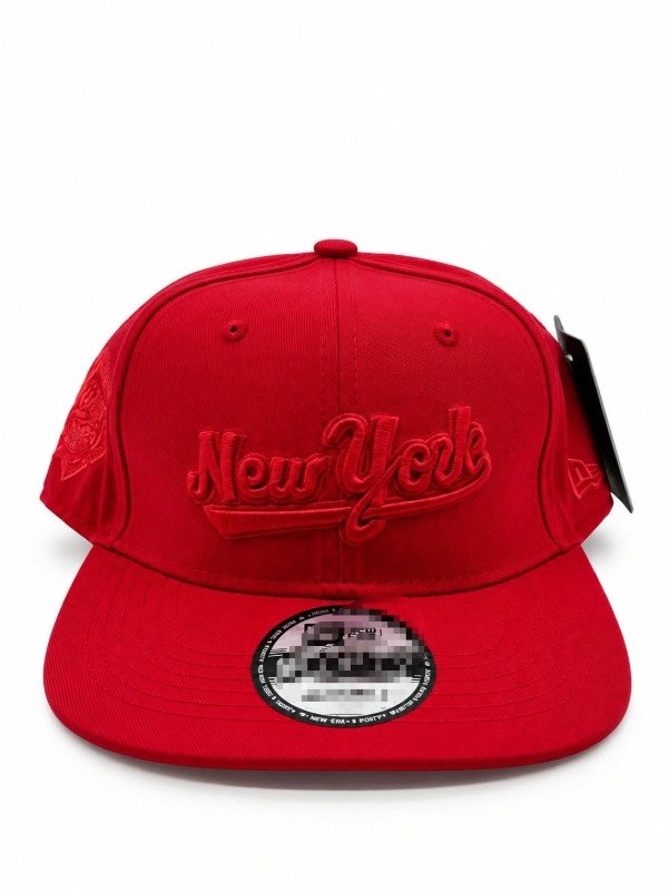 Producto - Gorra plana new york rojo logo rojo