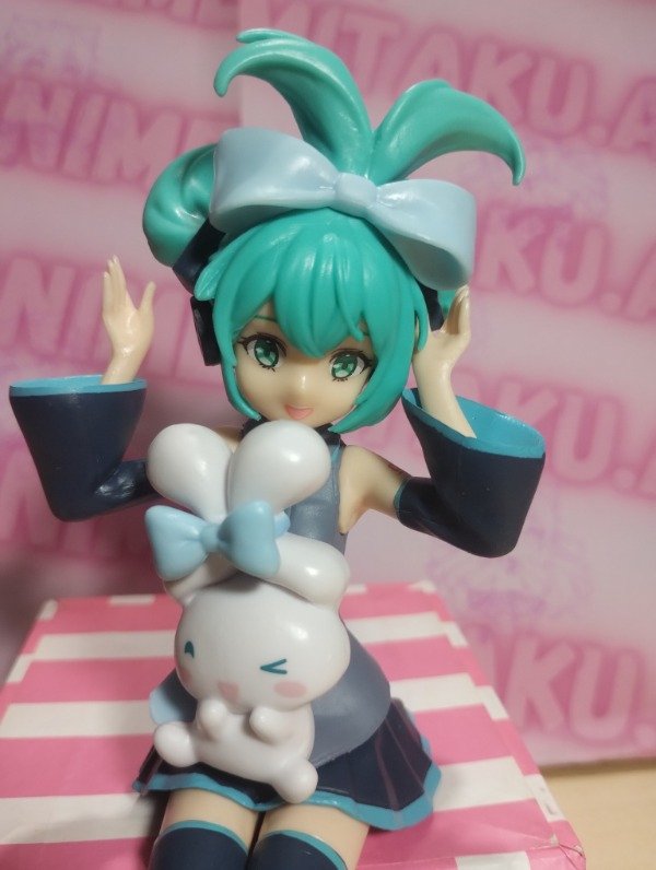 Producto - Hatsune Miku x Cinnamoroll