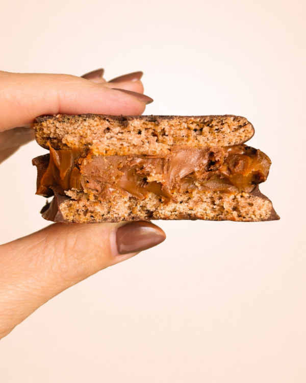 Producto - Alfajor relleno con Dulce de leche y corazón de Nutella x 12 unidades