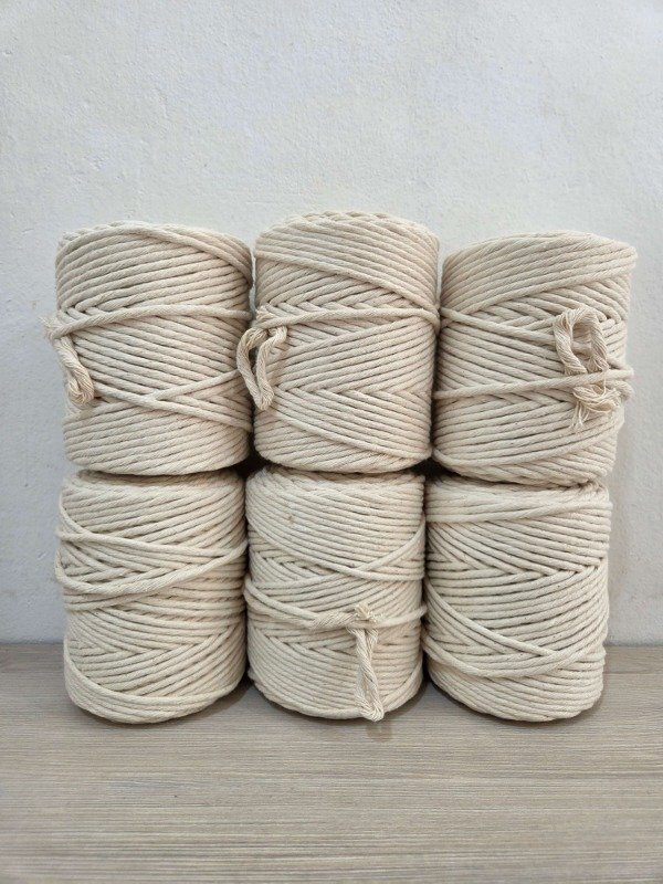 Producto - Hilo de algodón MACRAME 37 hebras 3 kg CRUDO