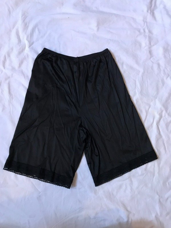 Producto - 70s Vanity Fair made in usa lace short.