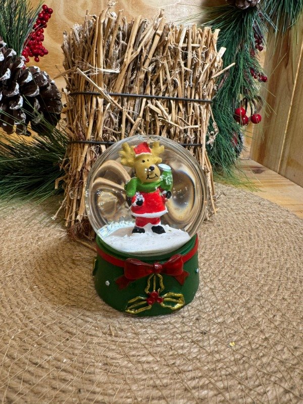 Producto - Bola de Nieve 8 cm Base Verde Reno (Efectivo: 13.200)