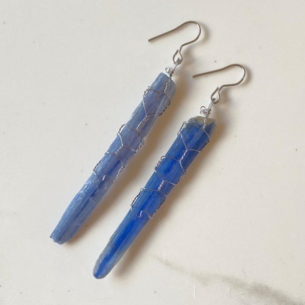 Producto - Pendientes CRUDA de Cianita azul
