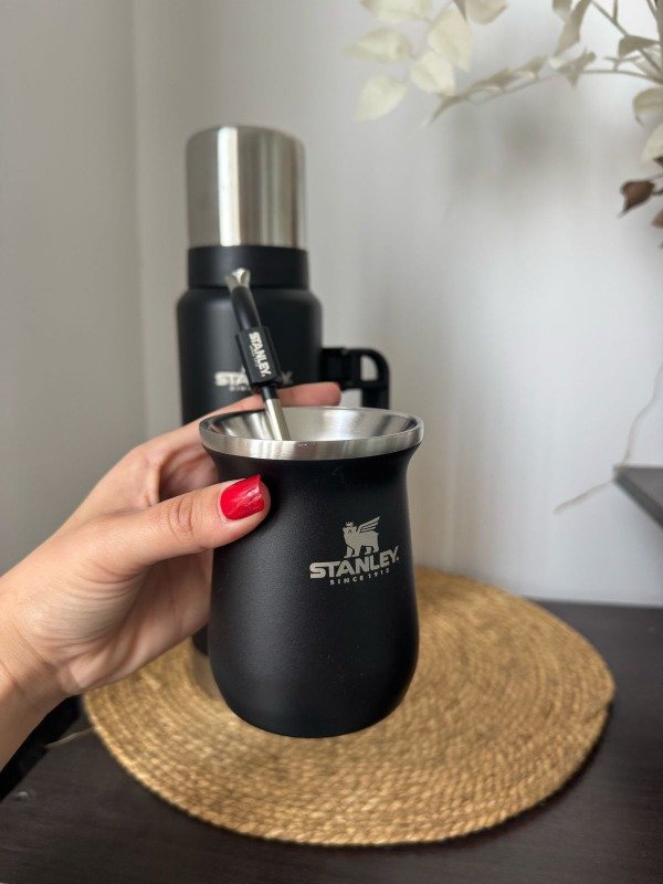 Producto - TERMO SIMIL STANLEY COMBO NEGRO