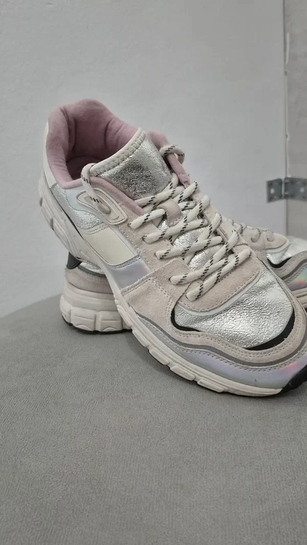 Producto - Zapatillas Zara cuero N.40