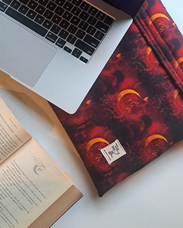 Producto - Funda para notebook Ciudad Medialuna IMPERMEABLE