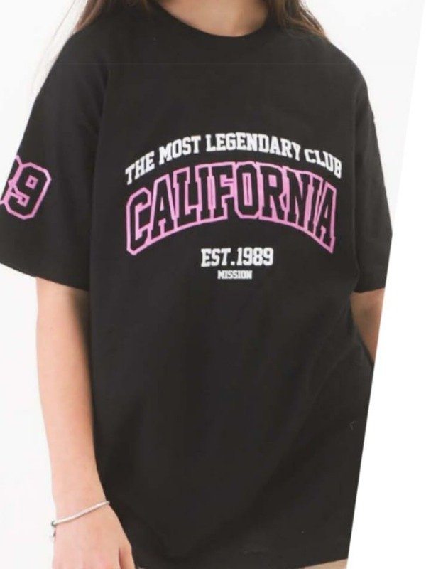 Producto - Remera oversize California negra - 1