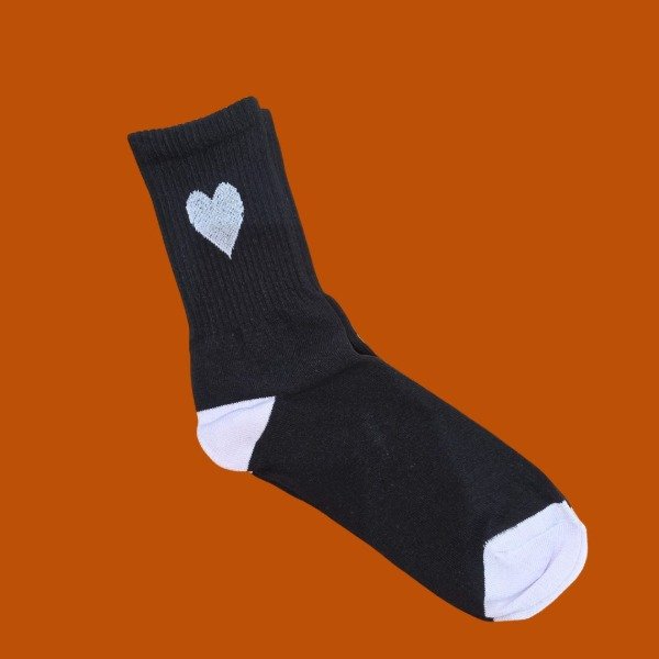 Producto - Medias Intermedia "Corazon Blanco con Negro"
