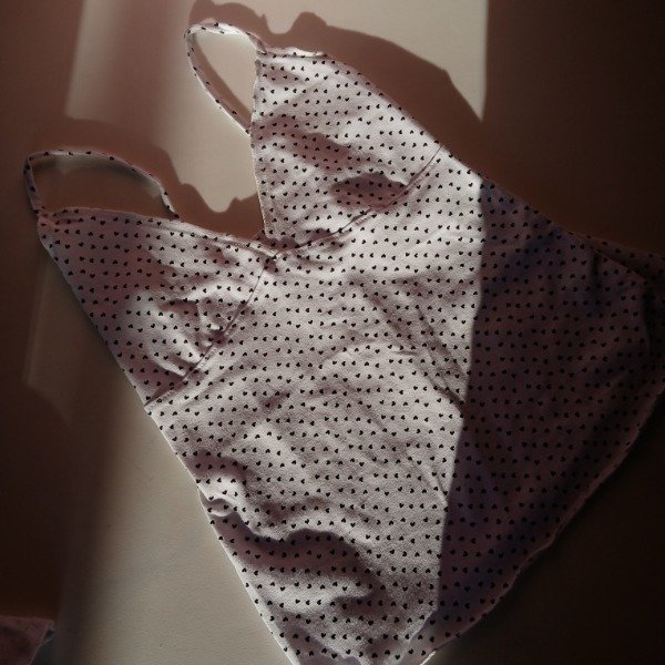 Producto - Musculosa corazones negro