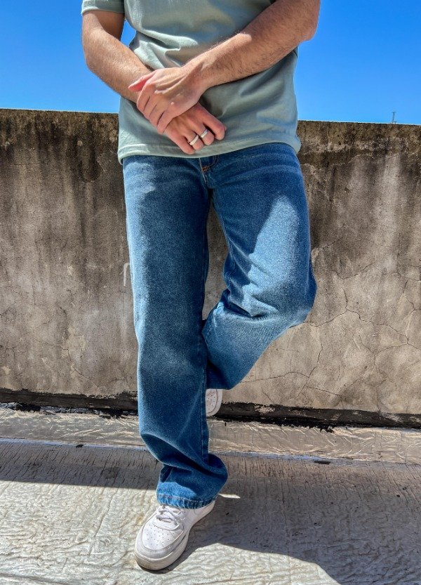 Producto - Jean Mom Azul con Bigotes