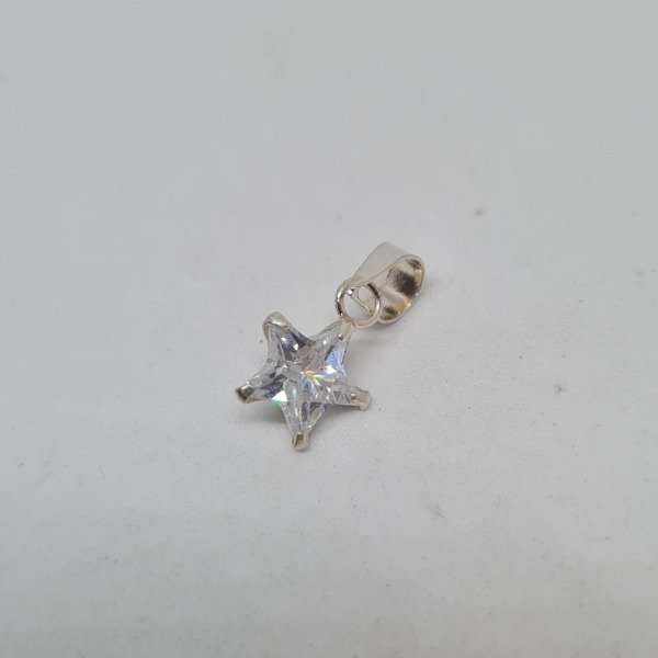Producto - Dije estrella con cubic