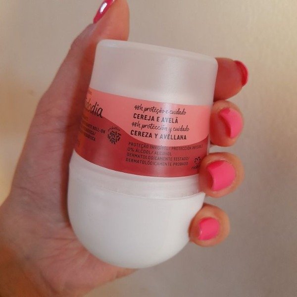 Producto - Desodorante rollon natura cereza y avellana