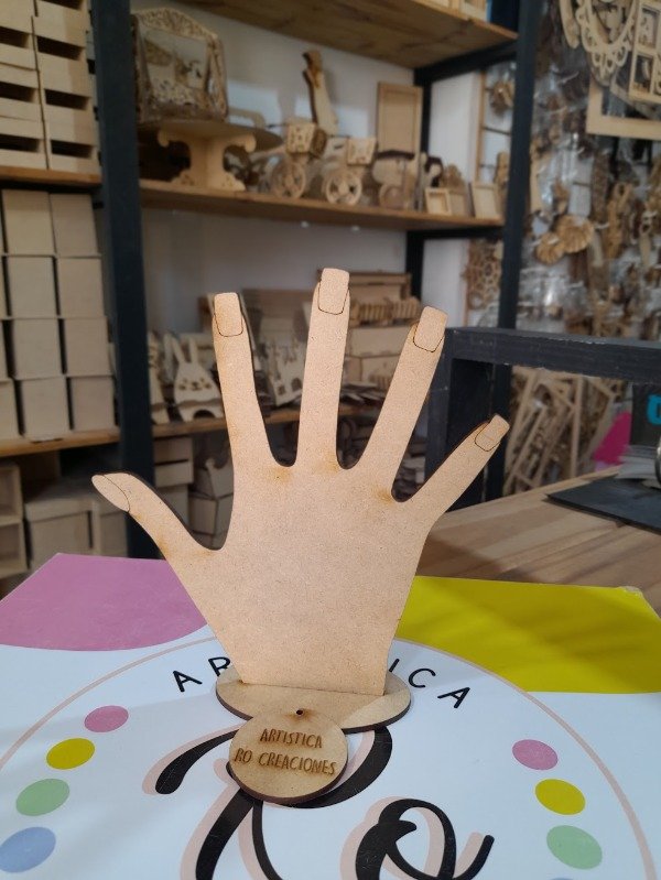 Producto - MANO PORTA ANILLO