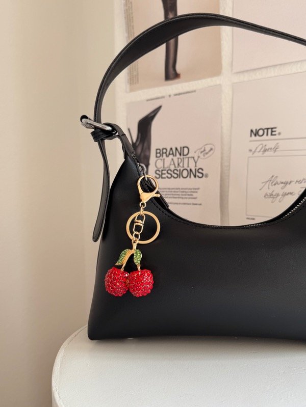 Producto - BAG CHARM SHINNY GOLD