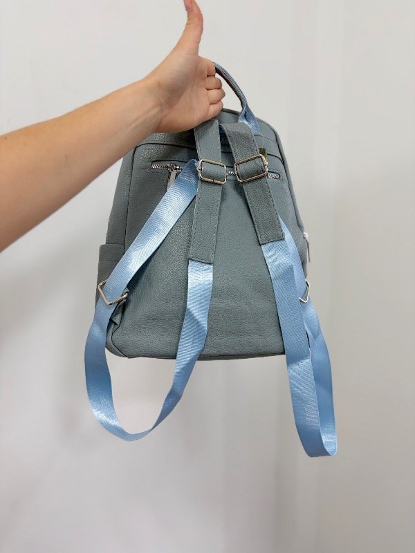 Producto - Mochila cuerina celeste mediana - 1