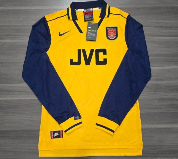 Producto - ARSENAL SUPLENTE RETRO MANGA LARGA 1996 TALLES(M/ L/ XL/ XXL)