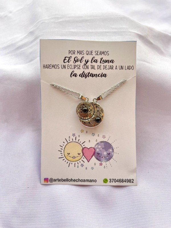 Producto - Dúo de collares - Sol y Luna "Te amo en 100 idiomas"