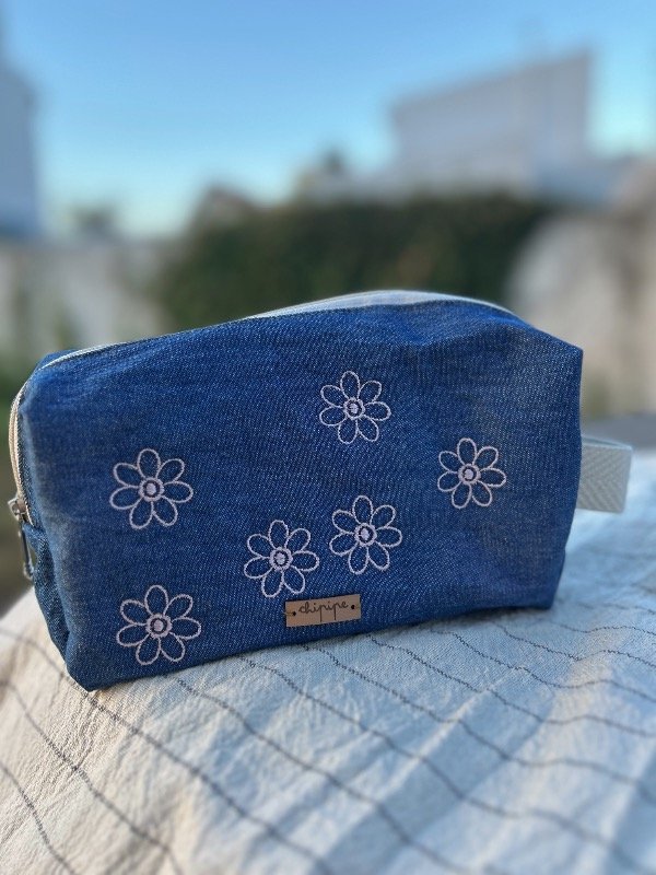 Producto - Neceser/ cartuchera flor